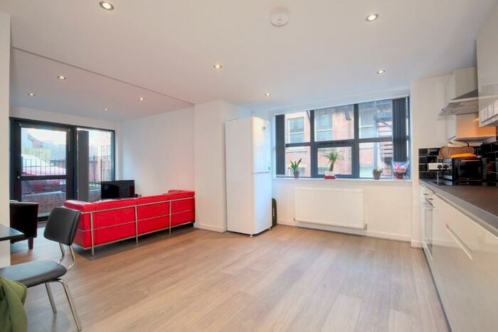 3 Bedroom Apartment To Rent In St. Peters Close, Sheffield, S1