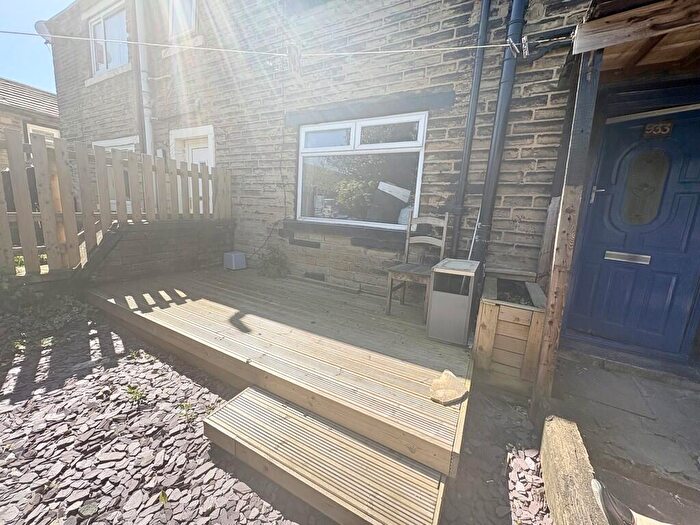 2 Bedroom Terraced House To Rent In Thornton Road, Bradford, BD8