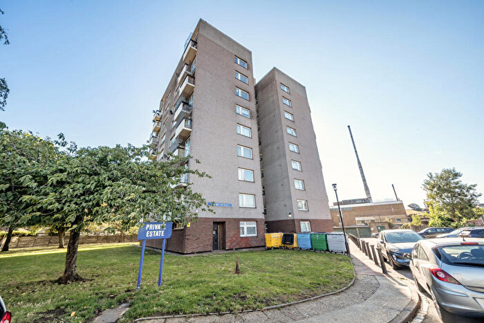 2 Bedroom Apartment For Sale In Becton Place, Erith, DA8