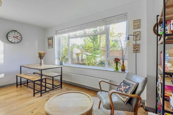 2 Bedroom Flat To Rent In The Orchard, London, SE3