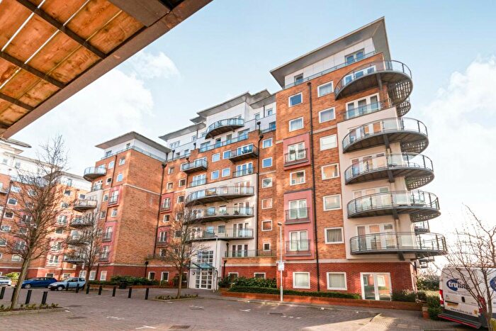 2 Bedroom Flat To Rent In Winterthur Way, RG21