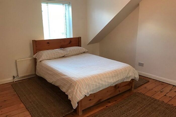 1 Bedroom Flat To Rent In Hillfield Avenue, London, N8
