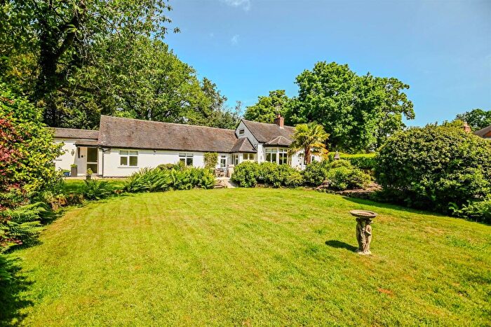 3 Bedroom Character Property For Sale In Sundays Well & Annexe, Manor Park, Kings Bromley, DE13