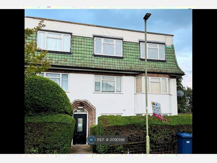 2 Bedroom Flat To Rent In York Way, London, N20
