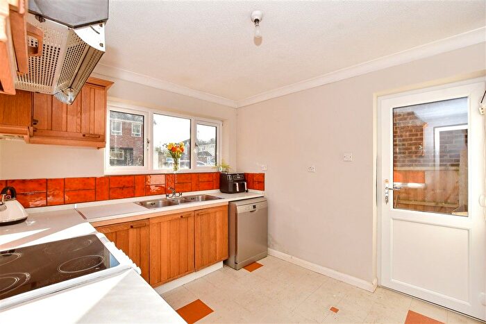 4 Bedroom Detached House For Sale In Silver Way, Wickford, Essex, SS11