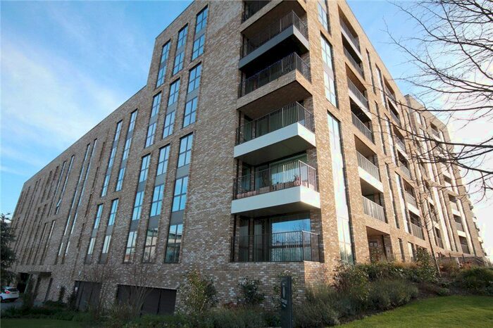 2 Bedroom Flat To Rent In Lakeside Drive, Park Royal, London, NW10