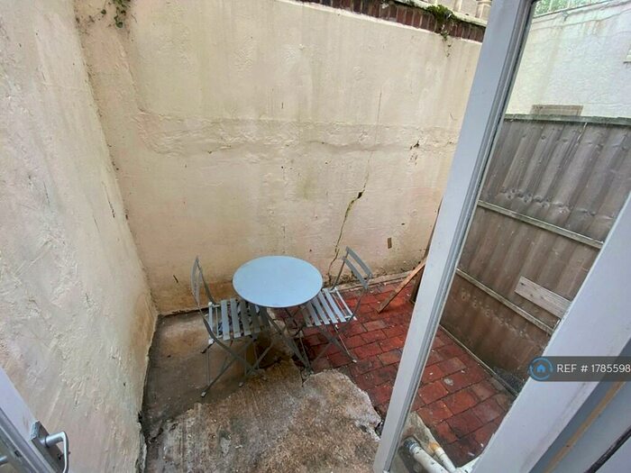 Studio To Rent In Bedford Place, Brighton, BN1