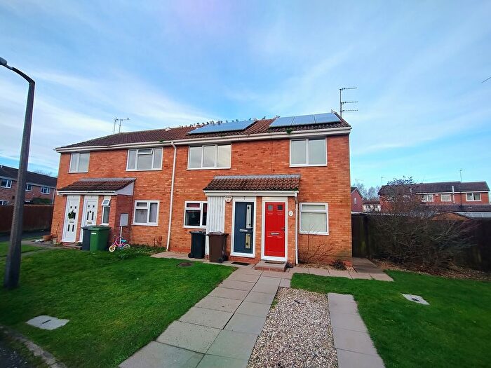 2 Bedroom Flat To Rent In Pagham Close, Pendeford, Wolverhampton, WV9