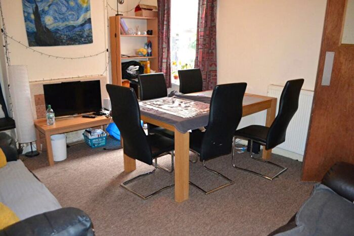 5 Bedroom House To Rent In Bournbrook Road, B29