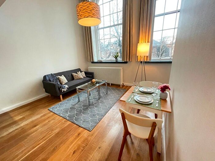 1 Bedroom Flat To Rent In Flat, Mcdonald Road, Broughton, Edinburgh, EH7