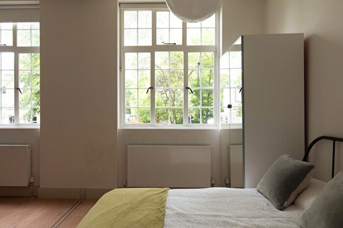 1 Bedroom Flat For Sale In Camberwell Grove, Camberwell, SE5