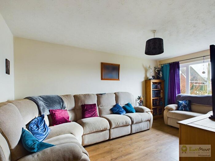 2 Bedroom Semi-Detached Bungalow For Sale In North Road, Lakenheath, IP27