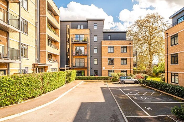 1 Bedroom Flat For Sale In Samuelson Place, Isleworth, TW7