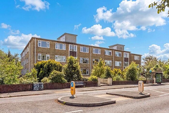 2 Bedroom Flat For Sale In The Drive, Hove, BN3