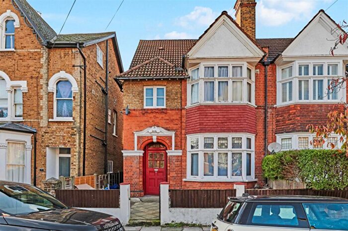 2 Bedroom Flat To Rent In Elm Road, East Sheen, SW14