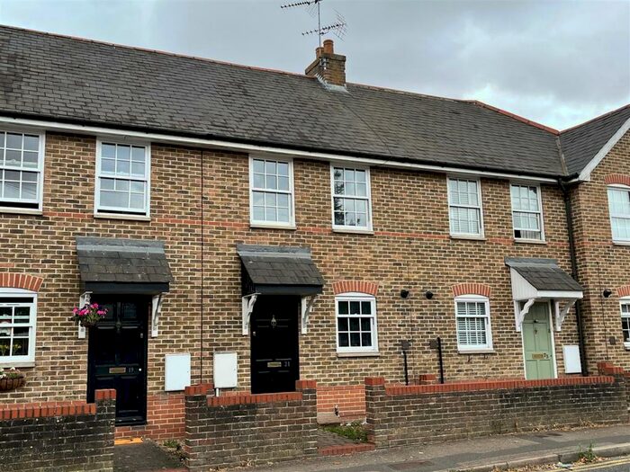 2 Bedroom Terraced House To Rent In Arbour Lane Chelmsford Essex, CM1