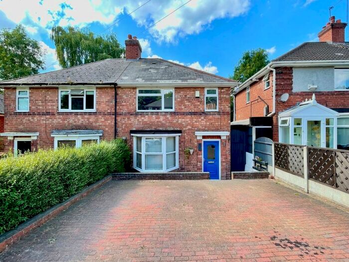 3 Bedroom Semi-Detached House To Rent In Woodhouse Road, Quinton, B32