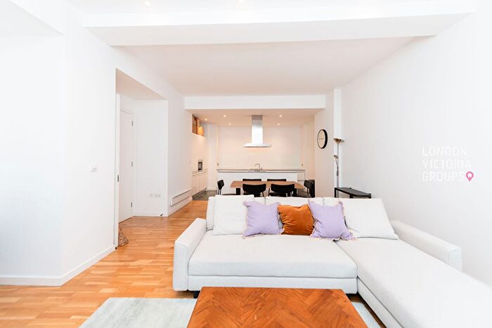 2 Bedroom Flat To Rent In St. John's Place, Farringdon, London, EC1M
