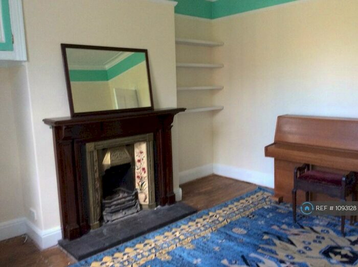 3 Bedroom Terraced House To Rent In Ashwell Road, Bradford, BD9