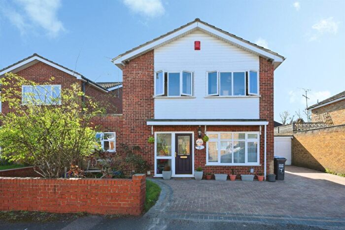 4 Bedroom Detached House For Sale In Wellands, Hatfield, AL10