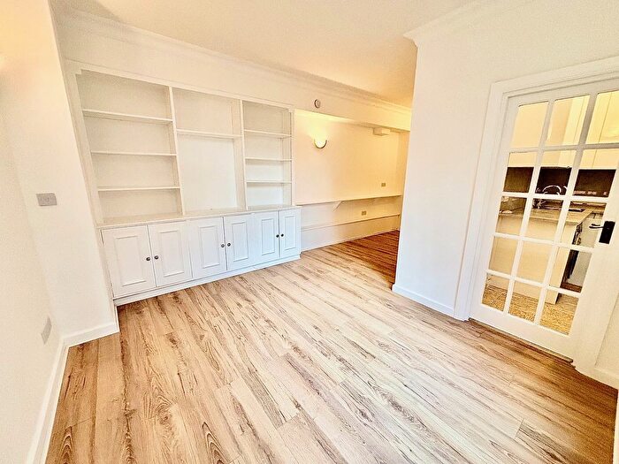 Studio To Rent In George Street, London, W1H