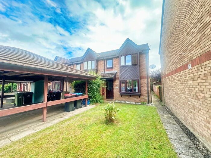 3 Bedroom Semi-Detached House To Rent In Kaplan Close, Shenley Lodge, Milton Keynes, MK5