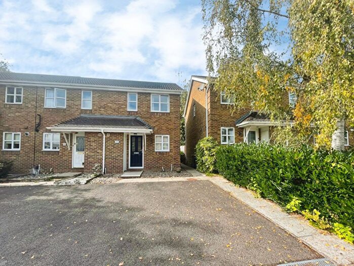 2 Bedroom Semi-Detached House For Sale In Oak Close, Basingstoke, Hampshire, RG21