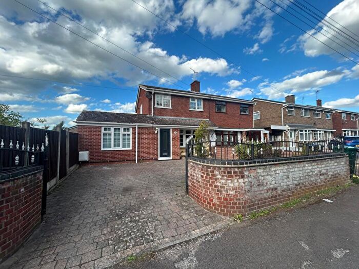 3 Bedroom Semi-Detached House To Rent In Toulmin Drive, Derbyshire, Swadlincote, DE11