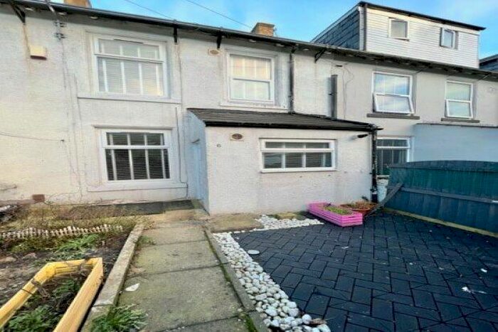 3 Bedroom Property To Rent In Woodville Street, Halifax, HX3