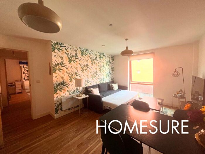 2 Bedroom Flat To Rent In Plaza Boulevard, Liverpool, Merseyside, L8