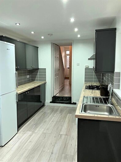 3 Bedroom Terraced House To Rent In Earl Street, Grangetown, Cardiff, CF11