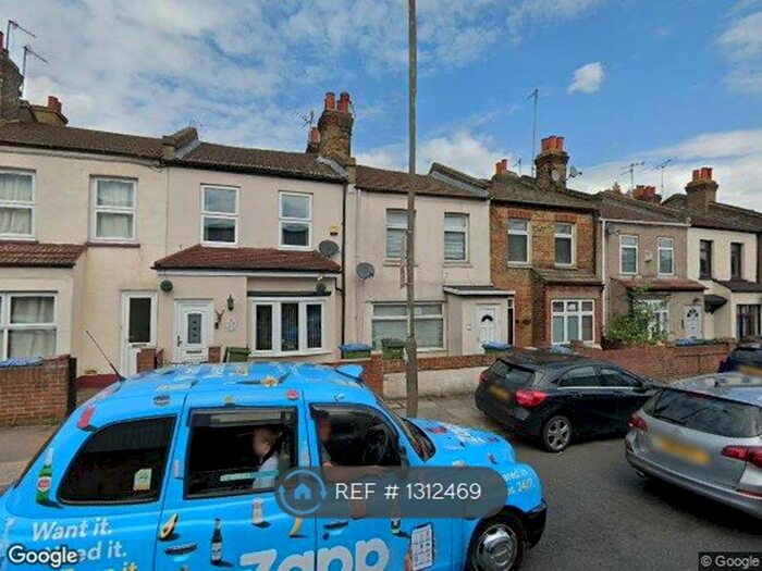 3 Bedroom Terraced House To Rent In Kings Highway, London SE18