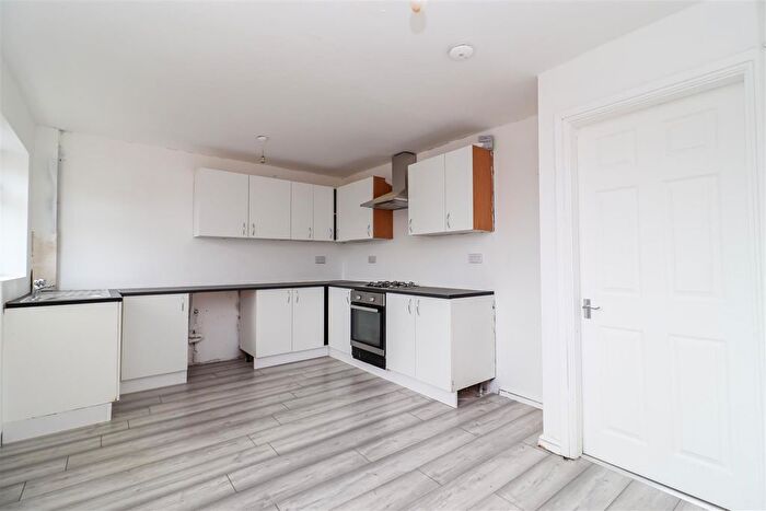 3 Bedroom Terraced House For Sale In Throstle Row, Knottingley, WF11