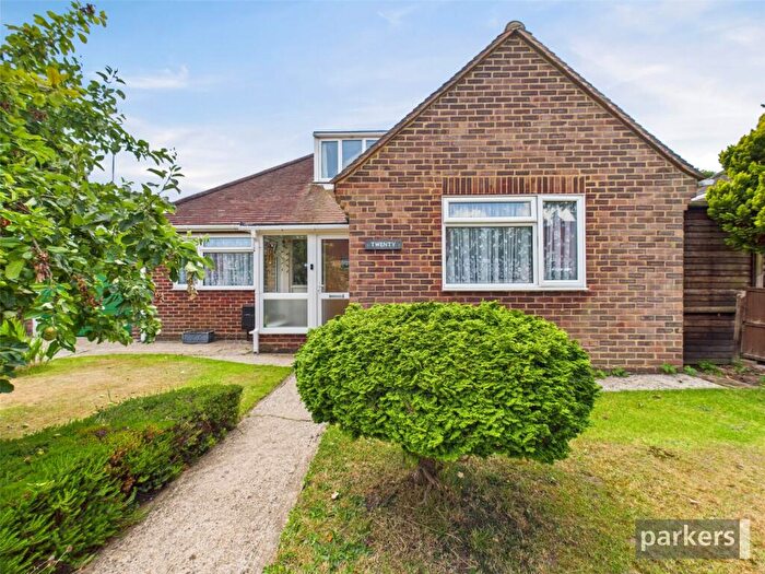 3 Bedroom Detached House For Sale In Courts Road, Earley, Reading, Berkshire, RG6