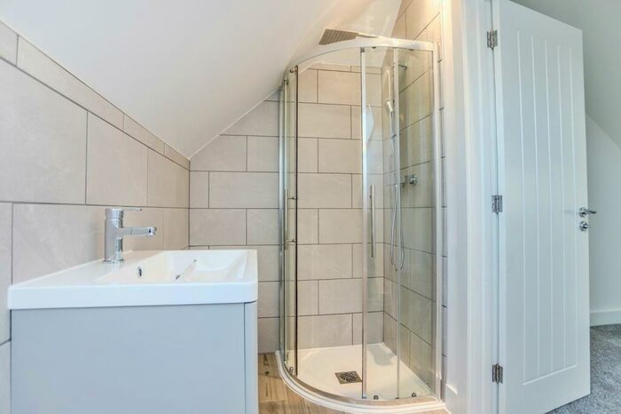 3 Bedroom Chalet For Sale In Eastfield Lane, Ringwood, Hampshire., BH24
