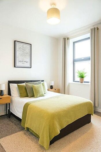 1 Bedroom Flat To Rent In Market Street, Watford, WD18