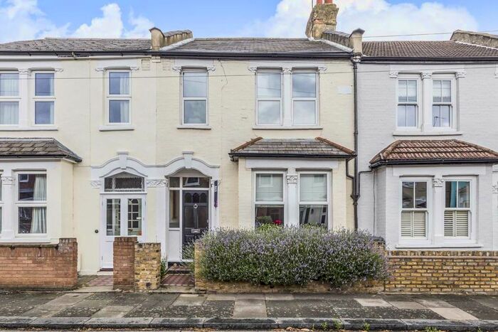 3 Bedroom Property To Rent In Percy Road, Isleworth, TW7