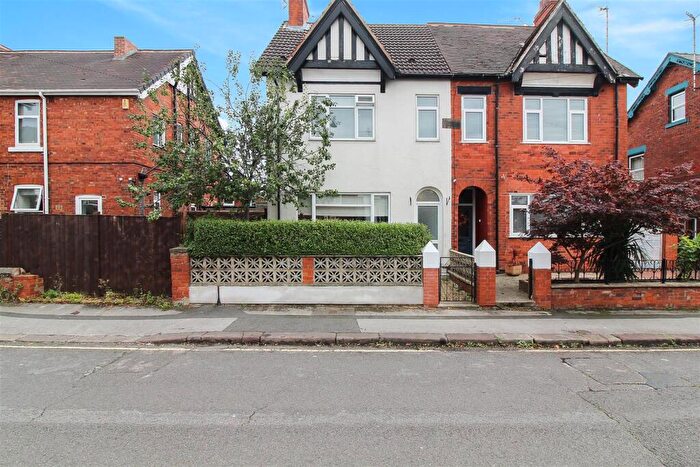 4 Bedroom House For Sale In Fairfield Road, Chesterfield, S40