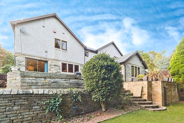 4 Bedroom Detached House For Sale In Rosse Field Park, Bradford, BD9