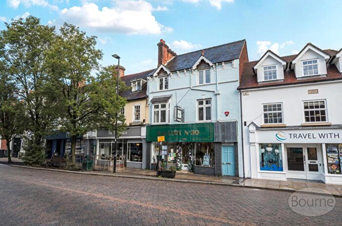 3 Bedroom Apartment For Sale In A High Street, Petersfield, Hampshire, GU32