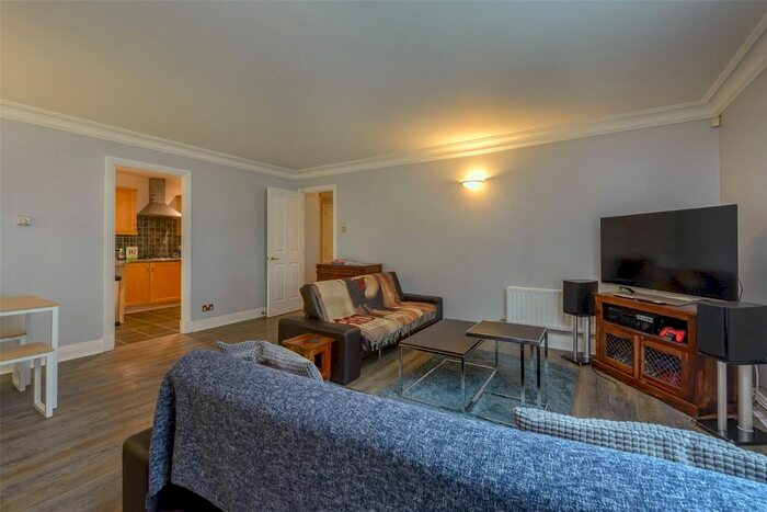 2 Bedroom Flat To Rent In Walpole House, Westminster Bridge Road, Waterloo, SE1
