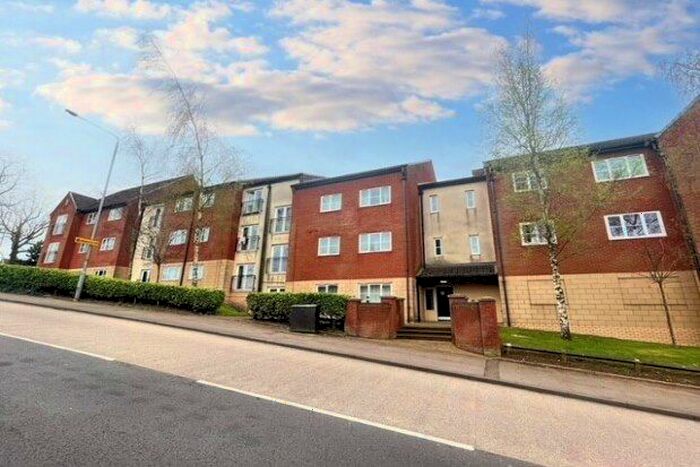 2 Bedroom Flat To Rent In Plains Road, Nottingham, NG3