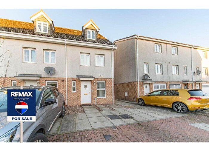 3 Bedroom Town House For Sale In Queens Crescent, Livingston, EH54