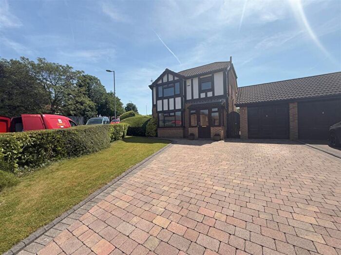 3 Bedroom Detached House For Sale In Tern Close, Dukinfield, SK16