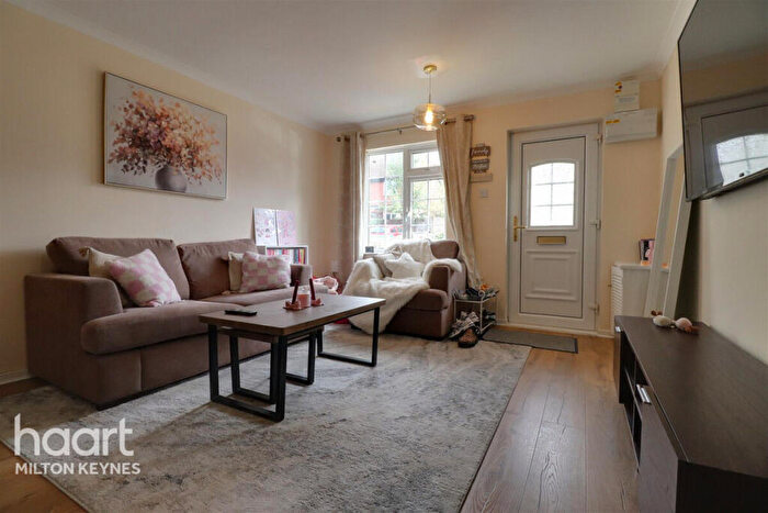 2 Bedroom End Of Terrace House To Rent In Pettingrew Close, Walnut Tree, MK7