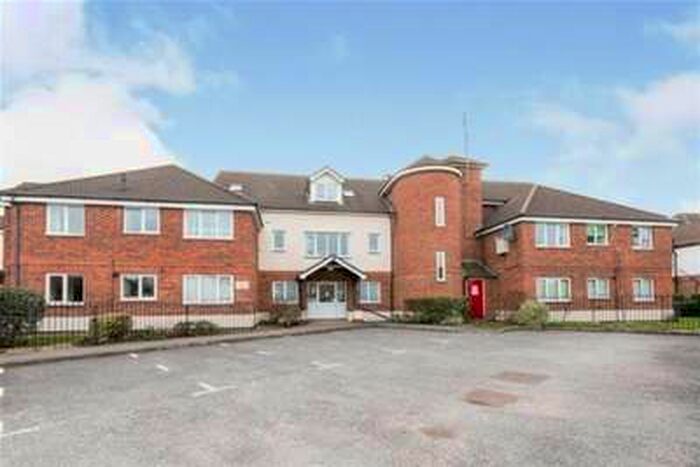 1 Bedroom Flat To Rent In Lightwater, GU18