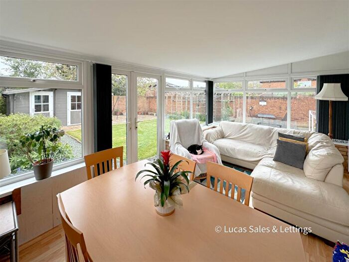 3 Bedroom End Of Terrace House For Sale In Brambleside, Kettering, NN16