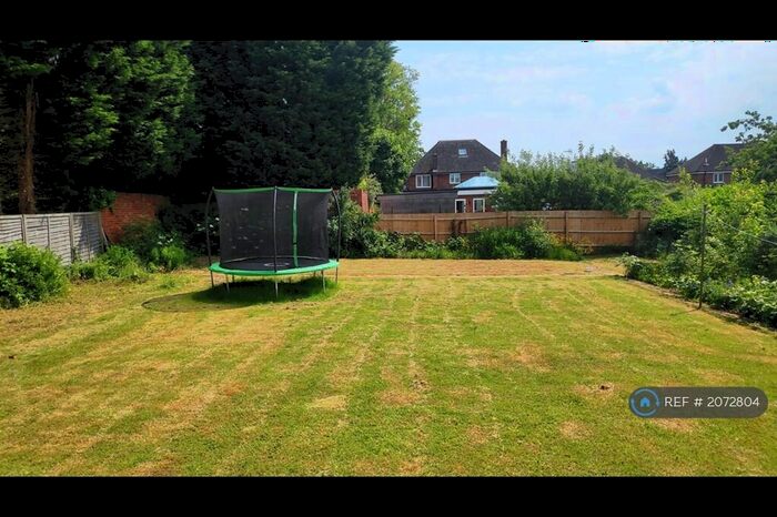 3 Bedroom Detached House To Rent In Craigmore Avenue, Bletchley, Milton Keynes, MK3