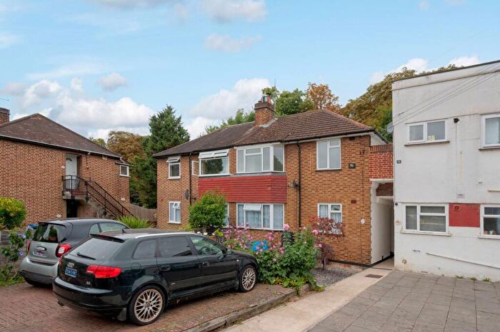 2 Bedroom Maisonette To Rent In Deer Park Gardens, Morden, Mitcham, CR4
