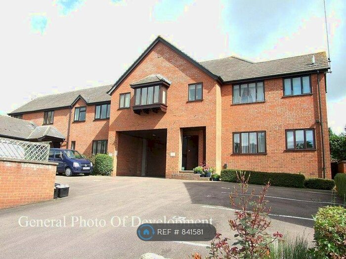 1 Bedroom Flat To Rent In Canada Court, Brackley, NN13